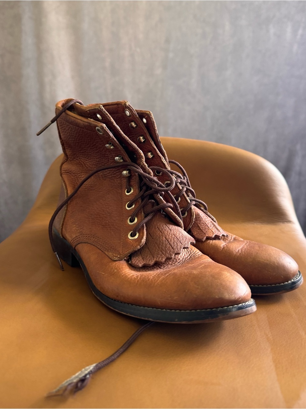 Vintage Justin Boots Tan Leather Chukka Boots with Kiltie Fringe